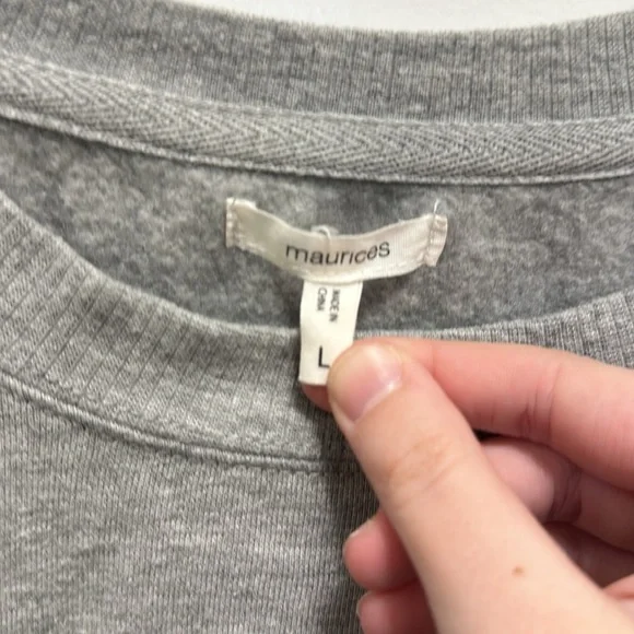 Maurices Adventure Calls Sweatshirt Size L - Picture 3 of 4
